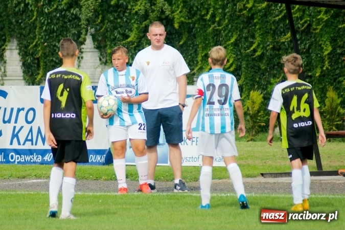 Zdjęcie w galerii na portalu naszraciborz.pl: Trampkarze Tworkowa bezlitośni dla Chwałowic wiadomości z regionu