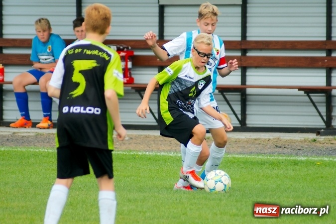 Zdjęcie w galerii na portalu naszraciborz.pl: Trampkarze Tworkowa bezlitośni dla Chwałowic wiadomości z regionu