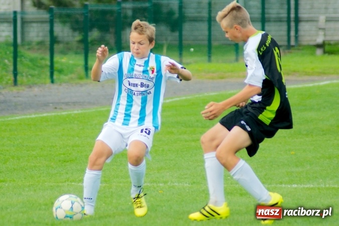 Zdjęcie w galerii na portalu naszraciborz.pl: Trampkarze Tworkowa bezlitośni dla Chwałowic wiadomości z regionu