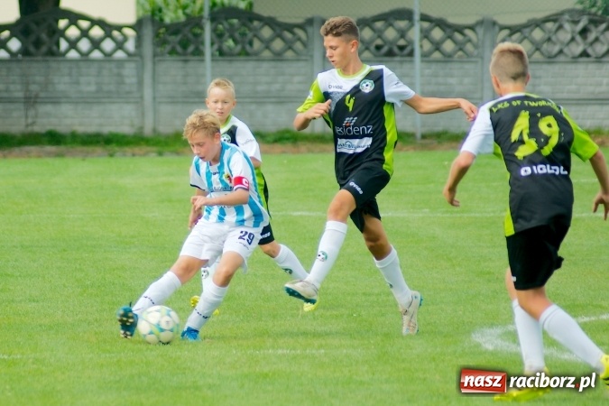 Zdjęcie w galerii na portalu naszraciborz.pl: Trampkarze Tworkowa bezlitośni dla Chwałowic wiadomości z regionu