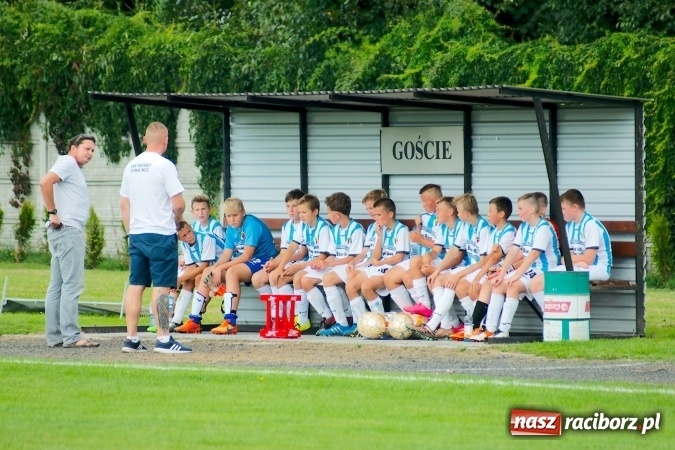 Zdjęcie w galerii na portalu naszraciborz.pl: Trampkarze Tworkowa bezlitośni dla Chwałowic wiadomości z regionu