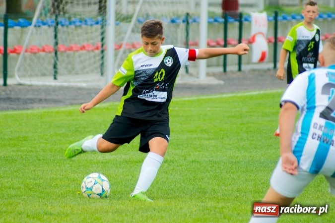 Zdjęcie w galerii na portalu naszraciborz.pl: Trampkarze Tworkowa bezlitośni dla Chwałowic wiadomości z regionu