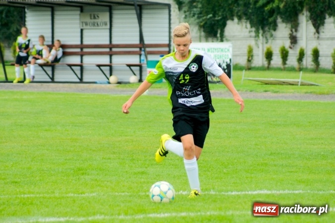 Zdjęcie w galerii na portalu naszraciborz.pl: Trampkarze Tworkowa bezlitośni dla Chwałowic wiadomości z regionu