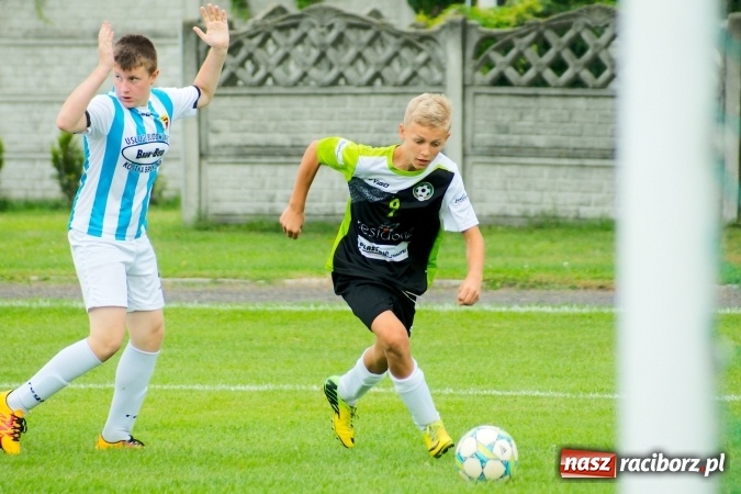 Zdjęcie w galerii na portalu naszraciborz.pl: Trampkarze Tworkowa bezlitośni dla Chwałowic wiadomości z regionu