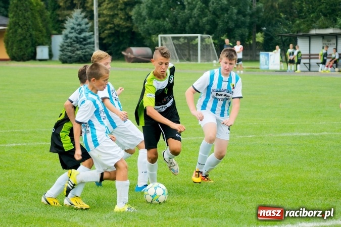 Zdjęcie w galerii na portalu naszraciborz.pl: Trampkarze Tworkowa bezlitośni dla Chwałowic wiadomości z regionu