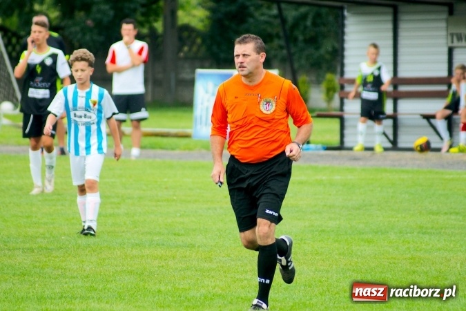 Zdjęcie w galerii na portalu naszraciborz.pl: Trampkarze Tworkowa bezlitośni dla Chwałowic wiadomości z regionu