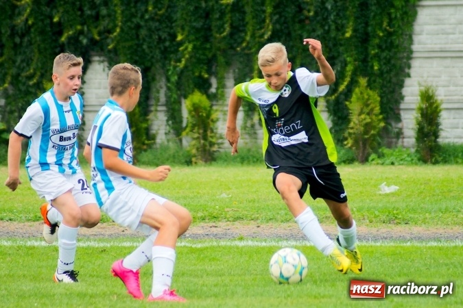 Zdjęcie w galerii na portalu naszraciborz.pl: Trampkarze Tworkowa bezlitośni dla Chwałowic wiadomości z regionu