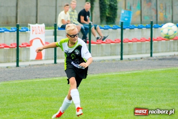 Zdjęcie w galerii na portalu naszraciborz.pl: Trampkarze Tworkowa bezlitośni dla Chwałowic wiadomości z regionu