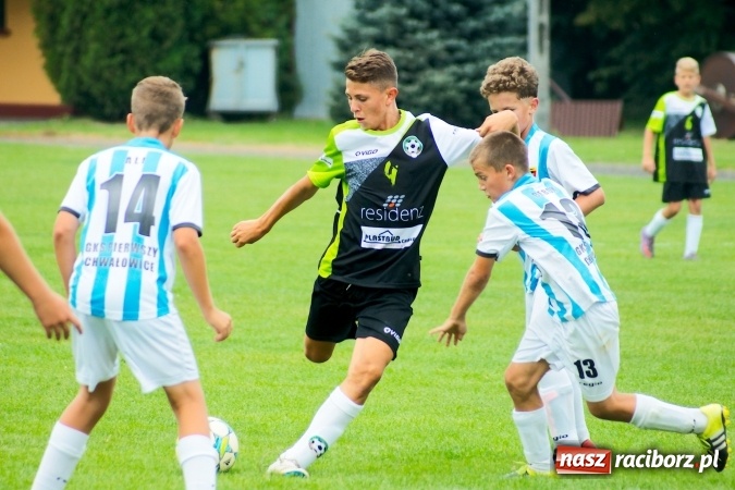 Zdjęcie w galerii na portalu naszraciborz.pl: Trampkarze Tworkowa bezlitośni dla Chwałowic wiadomości z regionu
