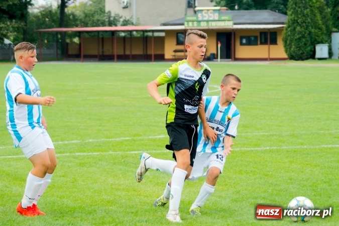 Zdjęcie w galerii na portalu naszraciborz.pl: Trampkarze Tworkowa bezlitośni dla Chwałowic wiadomości z regionu