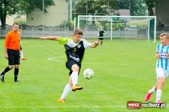 Zdjęcie w galerii na portalu naszraciborz.pl: Trampkarze Tworkowa bezlitośni dla Chwałowic wiadomości z regionu