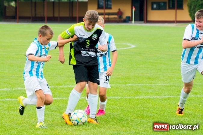 Zdjęcie w galerii na portalu naszraciborz.pl: Trampkarze Tworkowa bezlitośni dla Chwałowic wiadomości z regionu