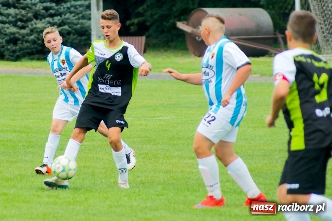 Zdjęcie w galerii na portalu naszraciborz.pl: Trampkarze Tworkowa bezlitośni dla Chwałowic wiadomości z regionu