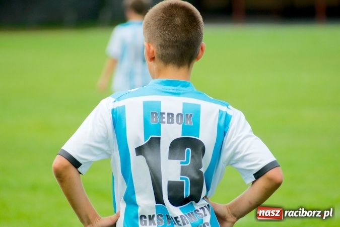 Zdjęcie w galerii na portalu naszraciborz.pl: Trampkarze Tworkowa bezlitośni dla Chwałowic wiadomości z regionu