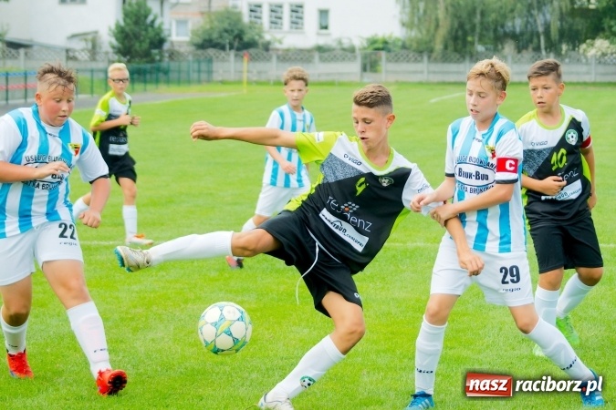 Zdjęcie w galerii na portalu naszraciborz.pl: Trampkarze Tworkowa bezlitośni dla Chwałowic wiadomości z regionu