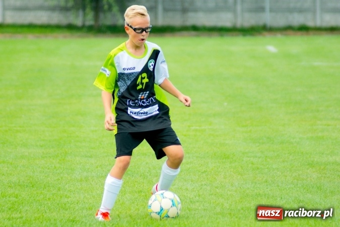 Zdjęcie w galerii na portalu naszraciborz.pl: Trampkarze Tworkowa bezlitośni dla Chwałowic wiadomości z regionu