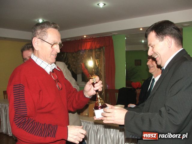 Zdjęcie w galerii na portalu naszraciborz.pl: Grali w karty na sportowo  wiadomości z regionu