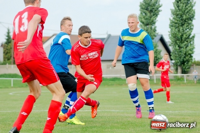 Zdjęcie w galerii na portalu naszraciborz.pl: A klasa: Dariusz Binek uratował punkt dla Studziennej. Kobylski Płomień stłumiony wiadomości z regionu