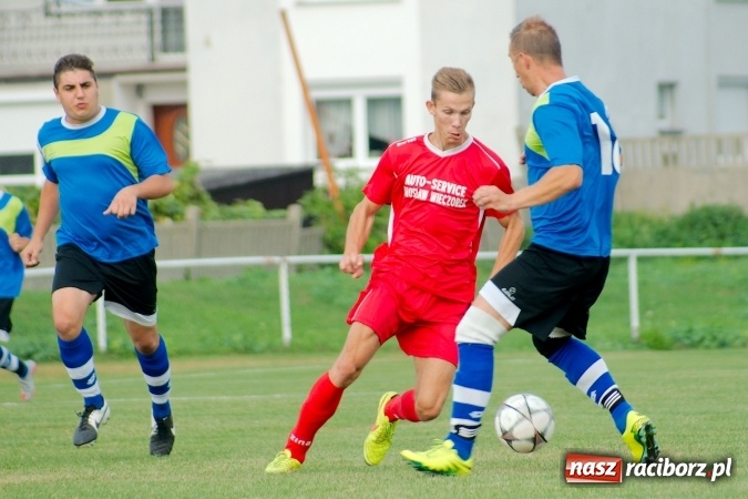 Zdjęcie w galerii na portalu naszraciborz.pl: A klasa: Dariusz Binek uratował punkt dla Studziennej. Kobylski Płomień stłumiony wiadomości z regionu