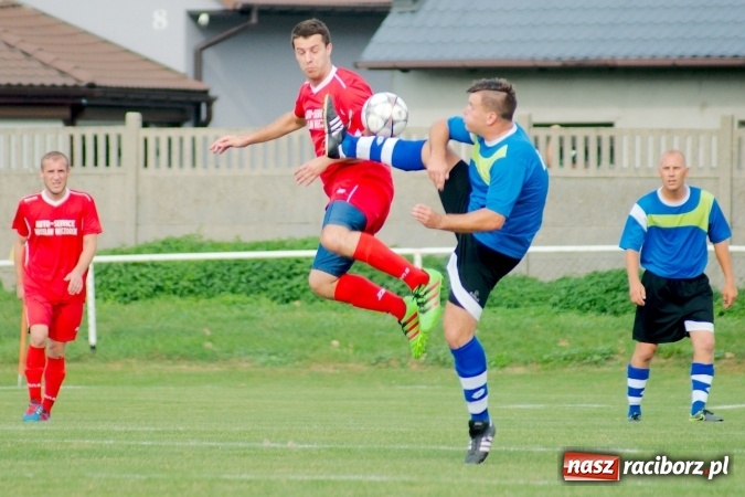 Zdjęcie w galerii na portalu naszraciborz.pl: A klasa: Dariusz Binek uratował punkt dla Studziennej. Kobylski Płomień stłumiony wiadomości z regionu