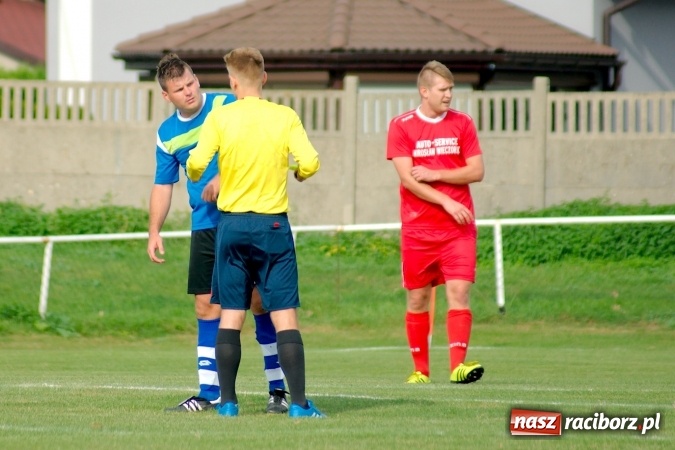 Zdjęcie w galerii na portalu naszraciborz.pl: A klasa: Dariusz Binek uratował punkt dla Studziennej. Kobylski Płomień stłumiony wiadomości z regionu