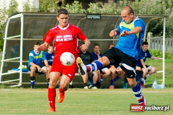 Zdjęcie w galerii na portalu naszraciborz.pl: A klasa: Dariusz Binek uratował punkt dla Studziennej. Kobylski Płomień stłumiony wiadomości z regionu