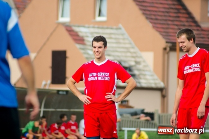 Zdjęcie w galerii na portalu naszraciborz.pl: A klasa: Dariusz Binek uratował punkt dla Studziennej. Kobylski Płomień stłumiony wiadomości z regionu