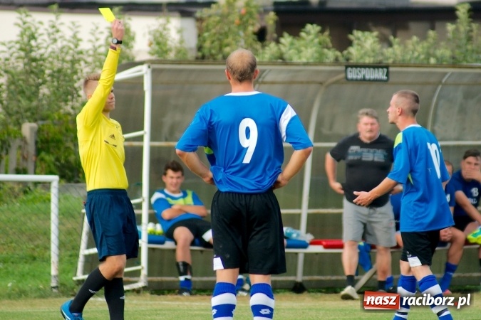 Zdjęcie w galerii na portalu naszraciborz.pl: A klasa: Dariusz Binek uratował punkt dla Studziennej. Kobylski Płomień stłumiony wiadomości z regionu