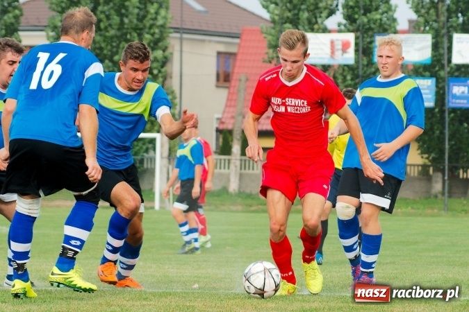 Zdjęcie w galerii na portalu naszraciborz.pl: A klasa: Dariusz Binek uratował punkt dla Studziennej. Kobylski Płomień stłumiony wiadomości z regionu