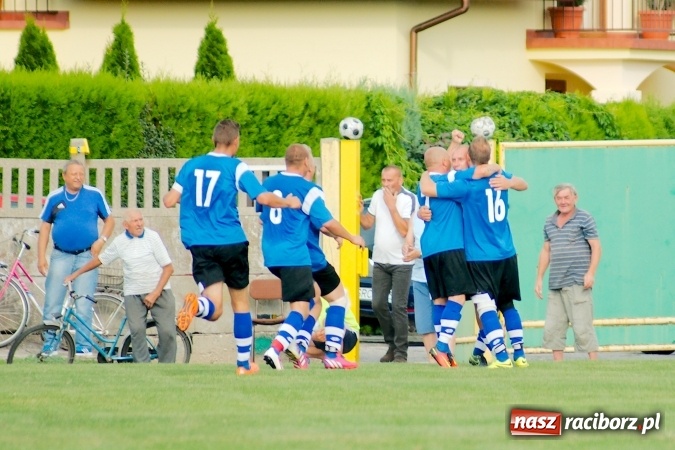 Zdjęcie w galerii na portalu naszraciborz.pl: A klasa: Dariusz Binek uratował punkt dla Studziennej. Kobylski Płomień stłumiony wiadomości z regionu