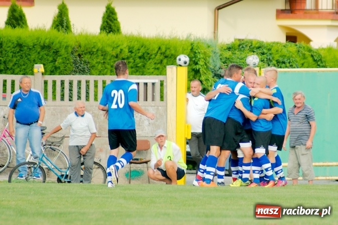 Zdjęcie w galerii na portalu naszraciborz.pl: A klasa: Dariusz Binek uratował punkt dla Studziennej. Kobylski Płomień stłumiony wiadomości z regionu