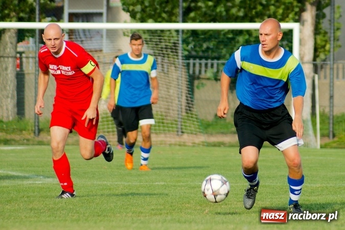 Zdjęcie w galerii na portalu naszraciborz.pl: A klasa: Dariusz Binek uratował punkt dla Studziennej. Kobylski Płomień stłumiony wiadomości z regionu
