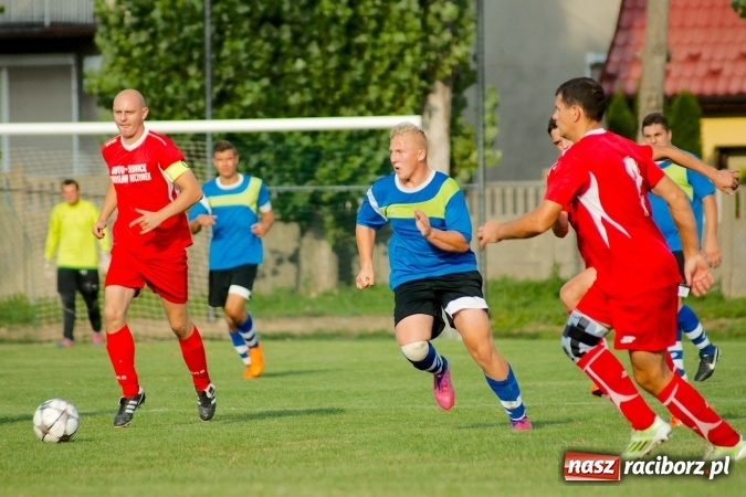 Zdjęcie w galerii na portalu naszraciborz.pl: A klasa: Dariusz Binek uratował punkt dla Studziennej. Kobylski Płomień stłumiony wiadomości z regionu