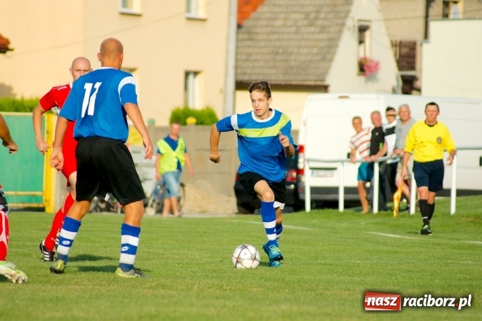 Zdjęcie w galerii na portalu naszraciborz.pl: A klasa: Dariusz Binek uratował punkt dla Studziennej. Kobylski Płomień stłumiony wiadomości z regionu