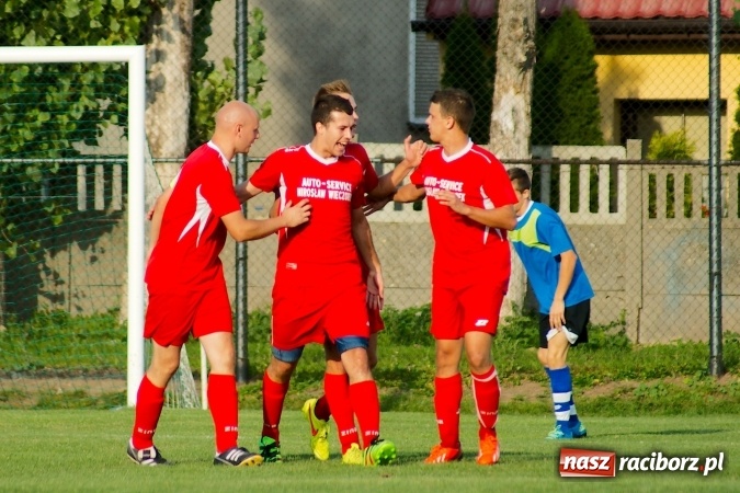 Zdjęcie w galerii na portalu naszraciborz.pl: A klasa: Dariusz Binek uratował punkt dla Studziennej. Kobylski Płomień stłumiony wiadomości z regionu