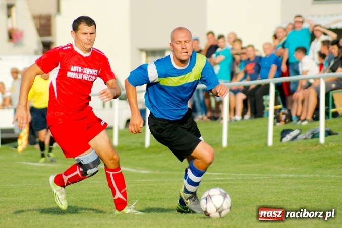 Zdjęcie w galerii na portalu naszraciborz.pl: A klasa: Dariusz Binek uratował punkt dla Studziennej. Kobylski Płomień stłumiony wiadomości z regionu