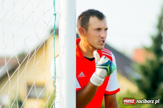 Zdjęcie w galerii na portalu naszraciborz.pl: A klasa: Dariusz Binek uratował punkt dla Studziennej. Kobylski Płomień stłumiony wiadomości z regionu