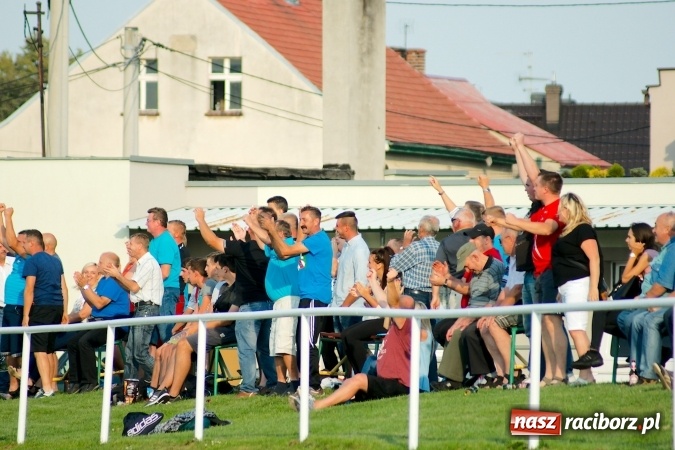 Zdjęcie w galerii na portalu naszraciborz.pl: A klasa: Dariusz Binek uratował punkt dla Studziennej. Kobylski Płomień stłumiony wiadomości z regionu