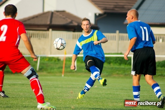 Zdjęcie w galerii na portalu naszraciborz.pl: A klasa: Dariusz Binek uratował punkt dla Studziennej. Kobylski Płomień stłumiony wiadomości z regionu