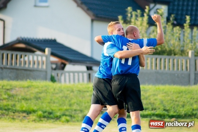 Zdjęcie w galerii na portalu naszraciborz.pl: A klasa: Dariusz Binek uratował punkt dla Studziennej. Kobylski Płomień stłumiony wiadomości z regionu