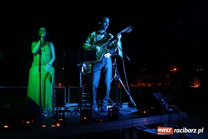 Zdjęcie w galerii na portalu naszraciborz.pl: BOSSA NOVA wieczorową porą na przystani  wiadomości z regionu