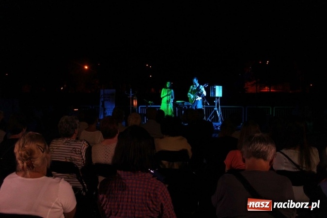 Zdjęcie w galerii na portalu naszraciborz.pl: BOSSA NOVA wieczorową porą na przystani  wiadomości z regionu