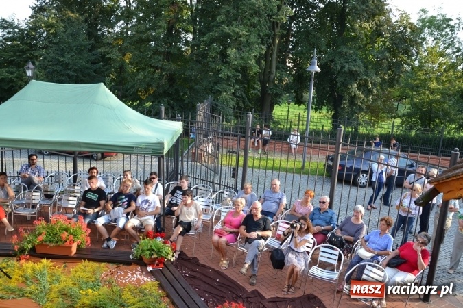 Zdjęcie w galerii na portalu naszraciborz.pl: Narodowe Czytanie 2016 na Zamku Piastowskim za nami wiadomości z regionu
