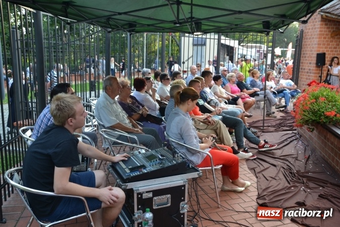 Zdjęcie w galerii na portalu naszraciborz.pl: Narodowe Czytanie 2016 na Zamku Piastowskim za nami wiadomości z regionu