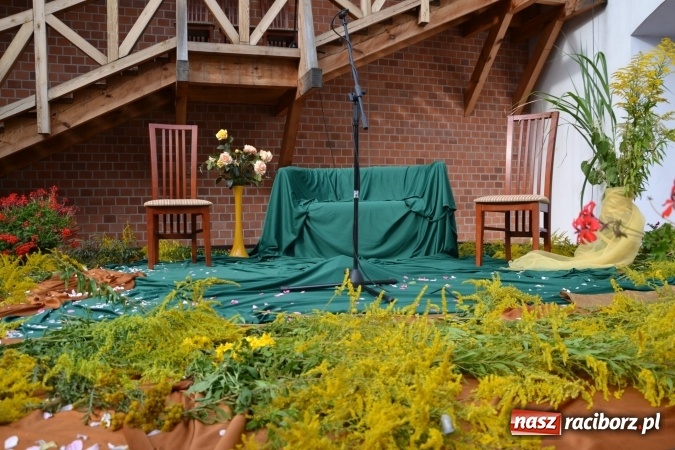 Zdjęcie w galerii na portalu naszraciborz.pl: Narodowe Czytanie 2016 na Zamku Piastowskim za nami wiadomości z regionu