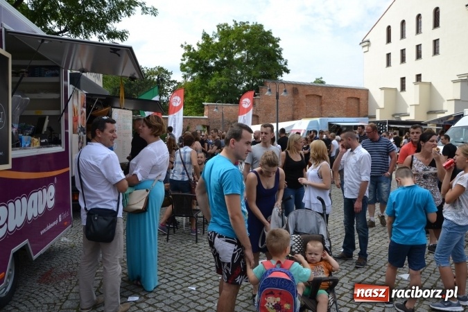 Zdjęcie w galerii na portalu naszraciborz.pl: Około siedem tysięcy osób stołowało się w sobotę na zamku wiadomości z regionu