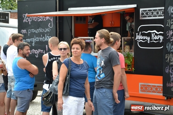 Zdjęcie w galerii na portalu naszraciborz.pl: Około siedem tysięcy osób stołowało się w sobotę na zamku wiadomości z regionu