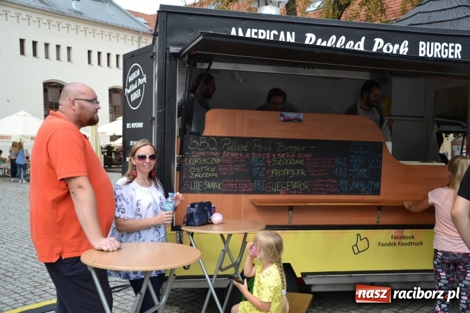 Zdjęcie w galerii na portalu naszraciborz.pl: Około siedem tysięcy osób stołowało się w sobotę na zamku wiadomości z regionu