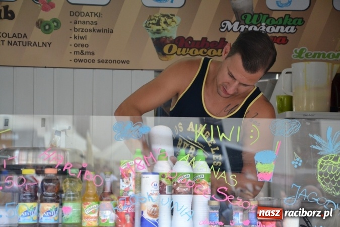 Zdjęcie w galerii na portalu naszraciborz.pl: Około siedem tysięcy osób stołowało się w sobotę na zamku wiadomości z regionu