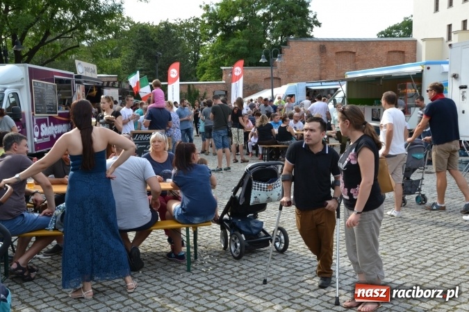 Zdjęcie w galerii na portalu naszraciborz.pl: Około siedem tysięcy osób stołowało się w sobotę na zamku wiadomości z regionu
